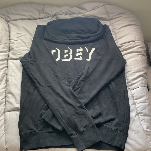Obey Other - black obey hoodie size L